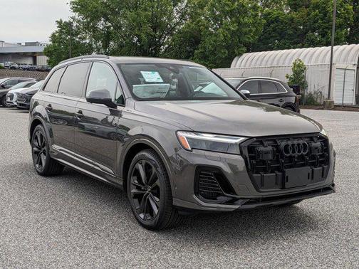 2025 Audi Q7 55 Premium Plus