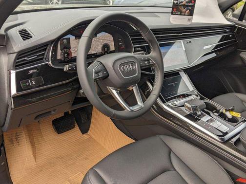 2025 Audi Q7 55 Premium Plus