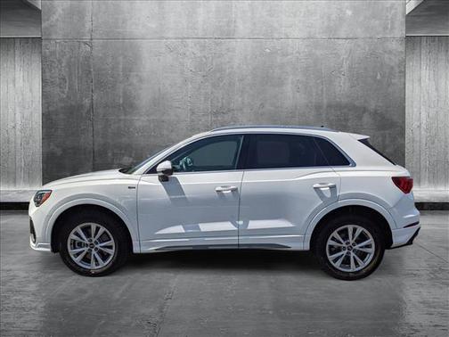 2022 Audi Q3 45 S line Premium