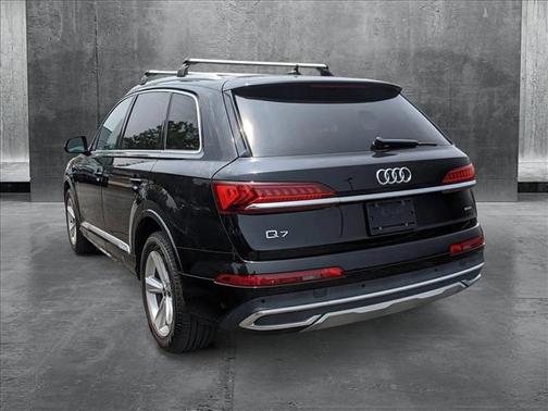 2022 Audi Q7 45 Premium Plus