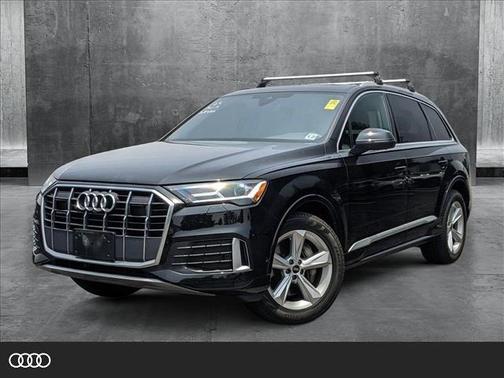 2022 Audi Q7 45 Premium Plus