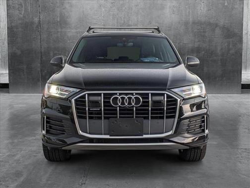 2022 Audi Q7 45 Premium Plus