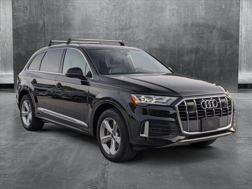 2022 Audi Q7 45 Premium Plus