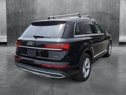 2022 Audi Q7 45 Premium Plus