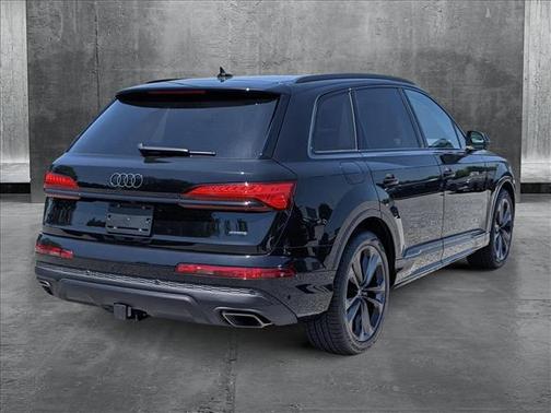2025 Audi Q7 55 Premium Plus
