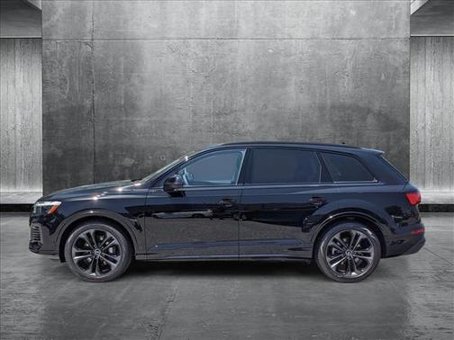 2025 Audi Q7 55 Premium Plus