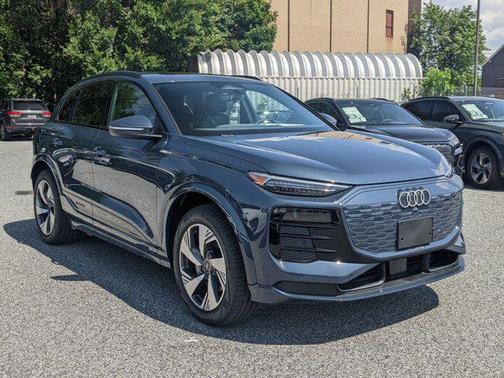 2025 Audi Q6 e-tron Premium Plus quattro