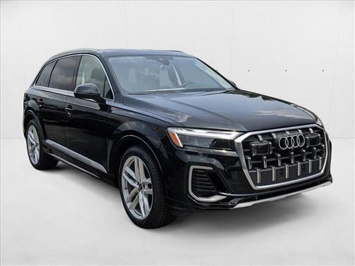 2025 Audi Q7 55 Premium Plus