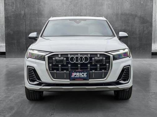 2025 Audi Q7 55 Premium