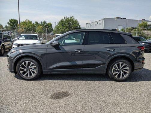 2025 Audi Q6 e-tron Prestige quattro