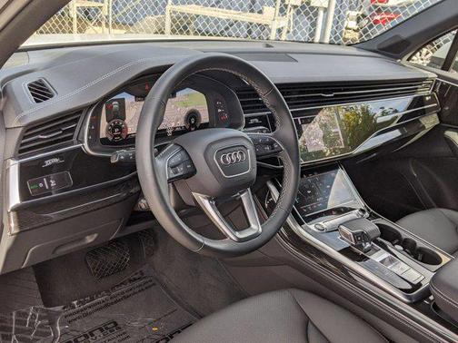 2025 Audi Q7 55 Premium Plus