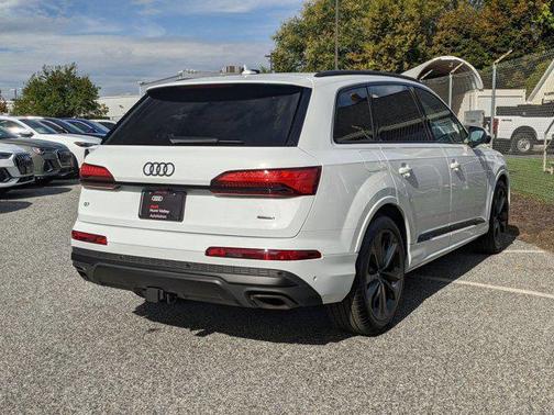 2025 Audi Q7 55 Premium Plus