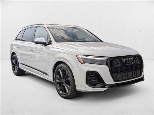 2025 Audi Q7 55 Premium Plus