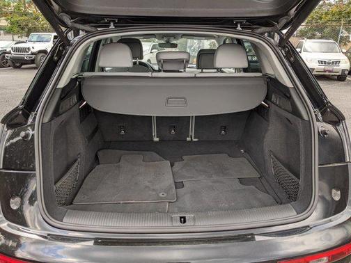 2022 Audi Q5 45 S line Premium Plus