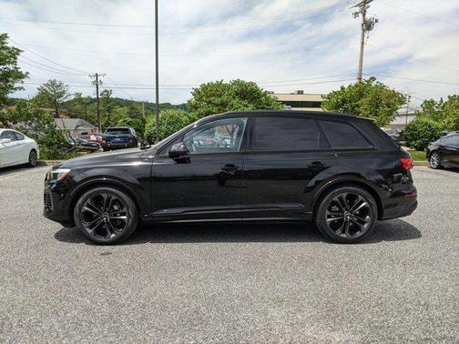 2025 Audi Q7 55 Premium Plus