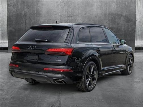 2025 Audi Q7 55 Premium Plus