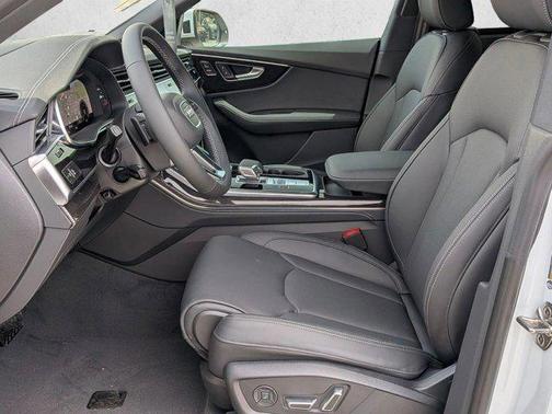 Glacier White Metallic 2026 Audi Q8 55 Prestige