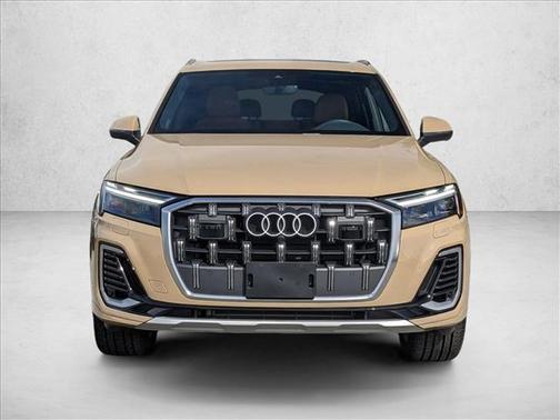 2025 Audi Q7 45 Premium Plus