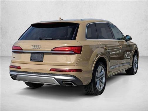 2025 Audi Q7 45 Premium Plus