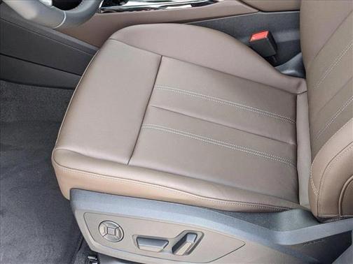 2025 Audi Q6 e-tron Premium Plus