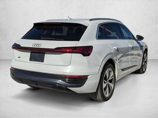2024 Audi Q8 e-tron Premium Plus
