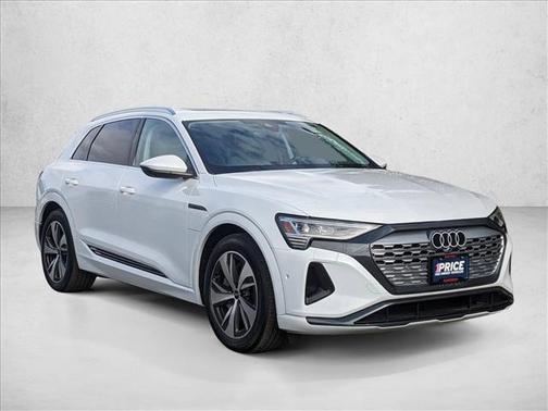 2024 Audi Q8 e-tron Premium Plus