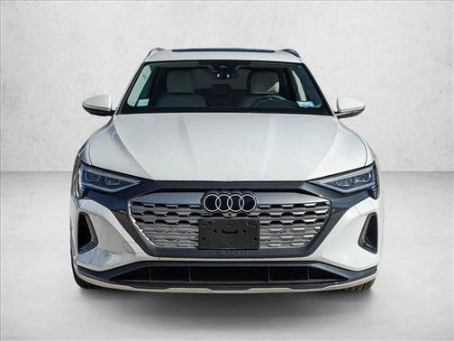 2024 Audi Q8 e-tron Premium Plus