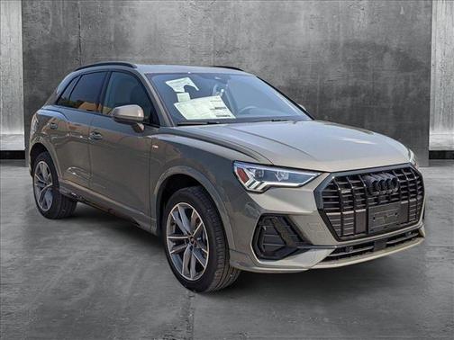 2025 Audi Q3 Premium 45 TFSI S line quattro Tiptronic