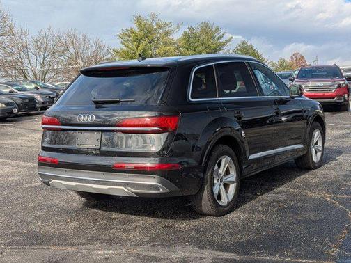 2023 Audi Q7 45 Premium