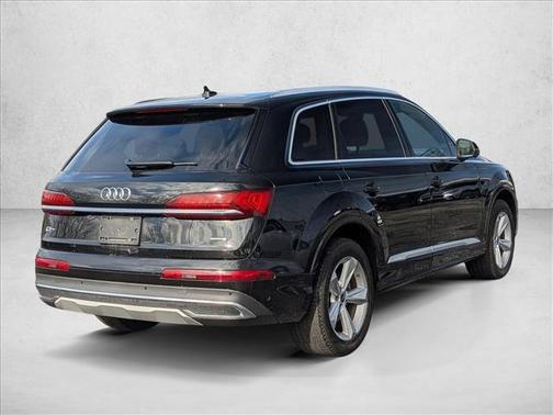 2023 Audi Q7 45 Premium