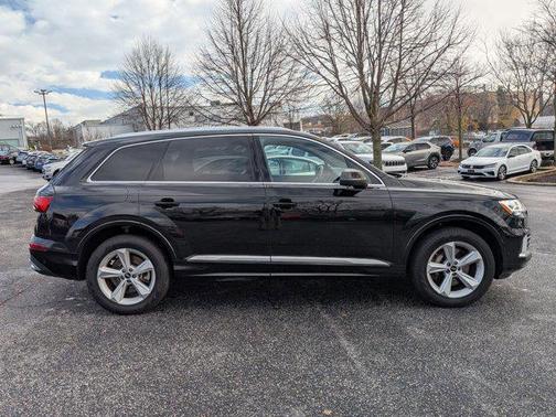 2023 Audi Q7 45 Premium