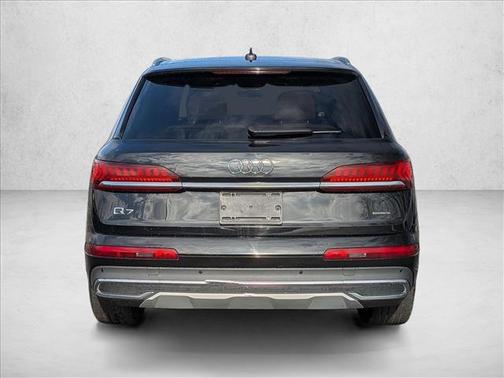 2023 Audi Q7 45 Premium