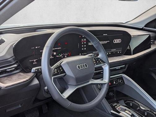 Glacier White Metallic 2025 Audi Q5 Premium Plus TFSI quattro S tronic