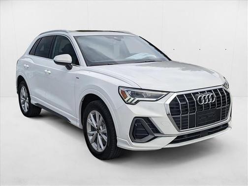 2025 Audi Q3 Premium 45 TFSI S line quattro Tiptronic