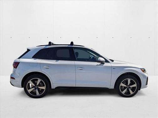 2022 Audi Q5 45 S line Premium Plus