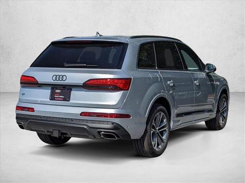 2025 Audi Q7 45 Premium Plus