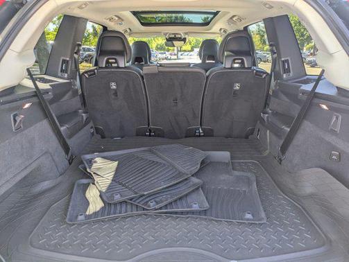 2022 Volvo XC90 T6 Momentum