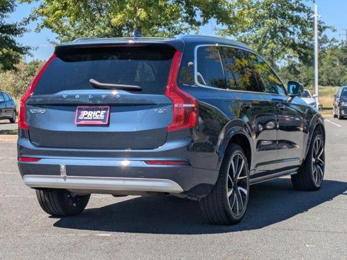 2022 Volvo XC90 T6 Momentum