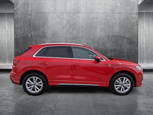 2024 Audi Q3 Premium 45 TFSI S line quattro Tiptronic