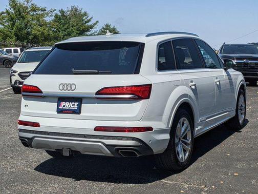 2025 Audi Q7 55 Premium Plus