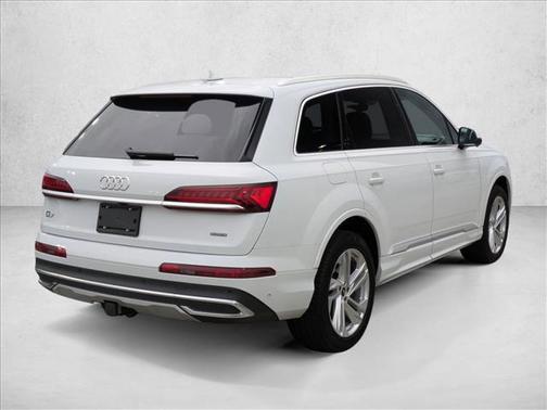 2023 Audi Q7 55 Premium Plus
