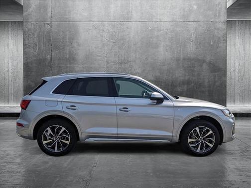 2024 Audi Q5 45 S line Premium