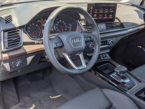 2024 Audi Q5 45 S line Premium