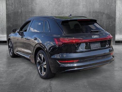 2022 Audi e-tron Premium