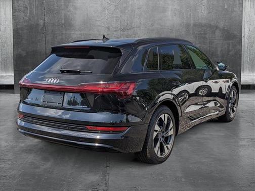 2022 Audi e-tron Premium