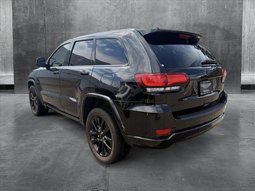 2022 Jeep Grand Cherokee Laredo