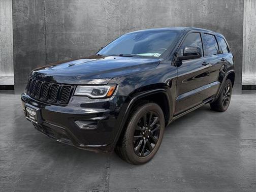 2022 Jeep Grand Cherokee Laredo