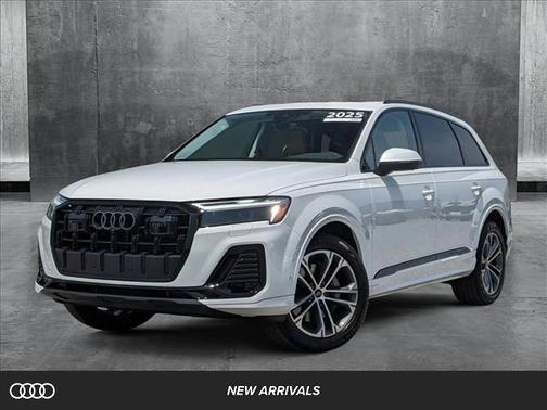 2025 Audi Q7 45 Premium Plus