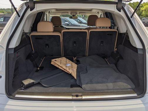 2025 Audi Q7 45 Premium Plus