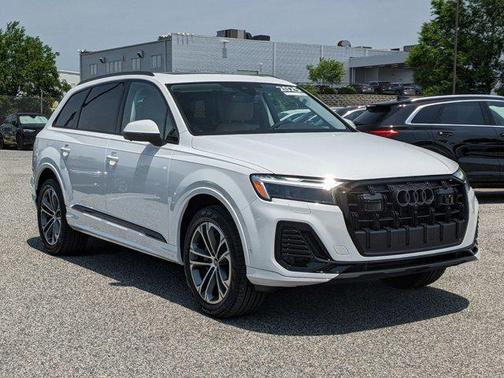 2025 Audi Q7 45 Premium Plus